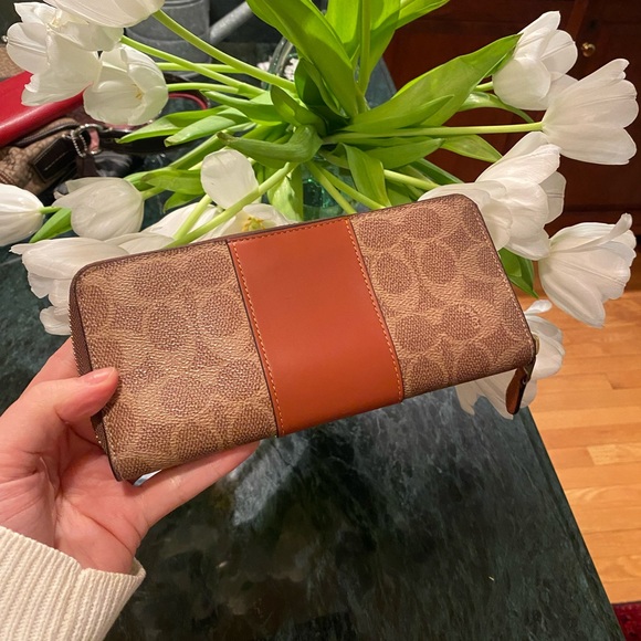Coach Signature C Brown & Tan Leather Wallet - Picture 4 of 9